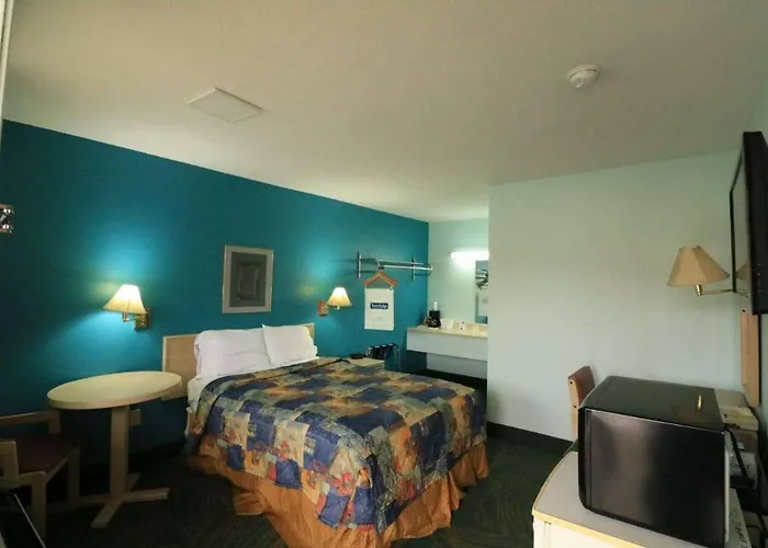 Travelodge By Wyndham Parkersburg